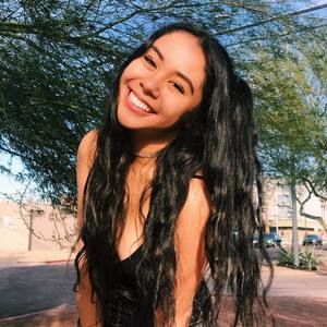 Meet your Posher, Ella